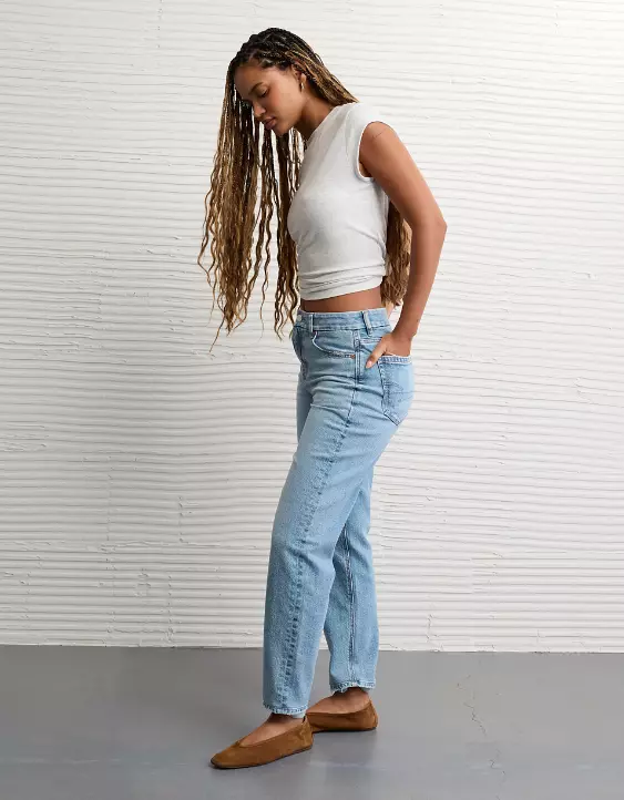 AE Strigid Curvy Mom Jean - Image 5