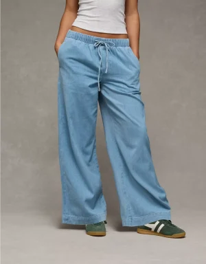 AE Cozy Dreamy Drape Low-Rise Ultra Wide-Leg Jean