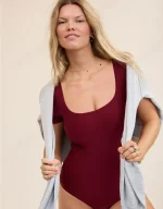 SMOOTHEZ Short Sleeve Square Neck Bodysuit