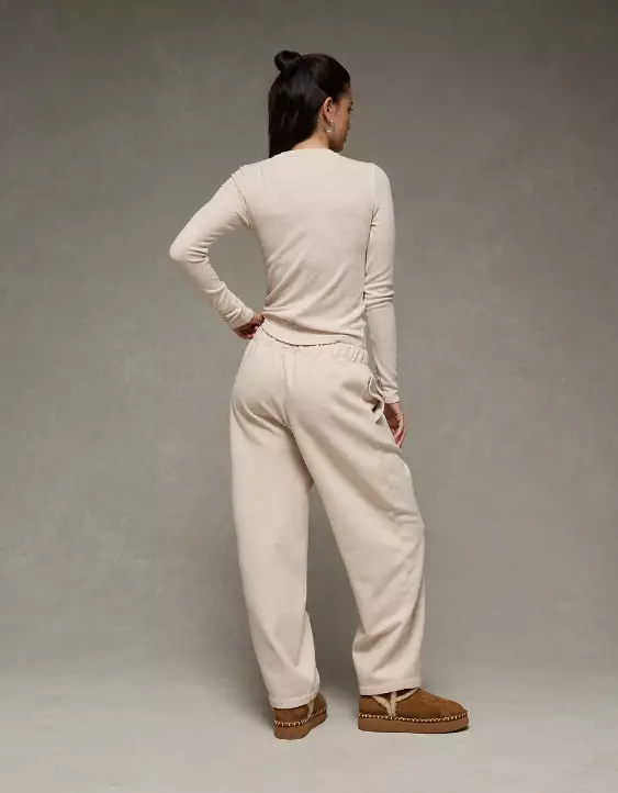 AE Everyday Luxe Barrel Sweatpant - Image 2